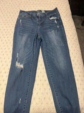 Ladies Time & Tru Cropped Blue Jeans Size 10